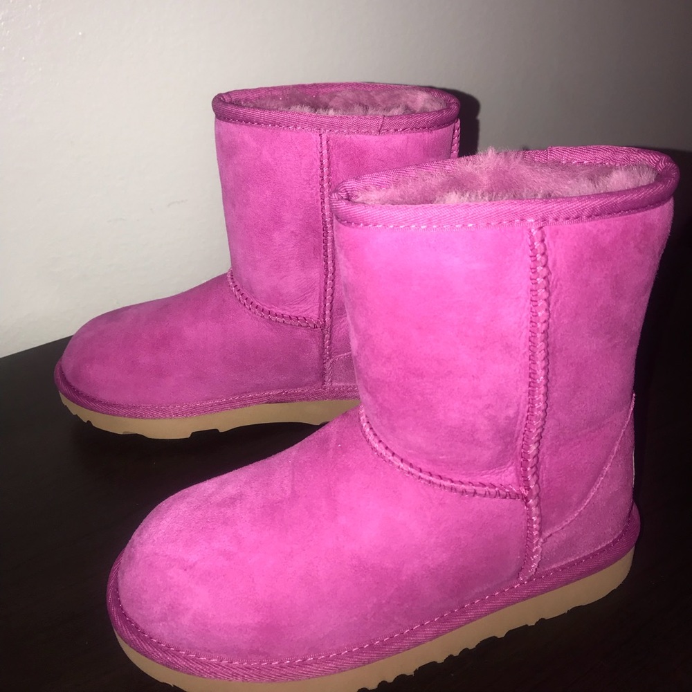 Brand new pink uggs